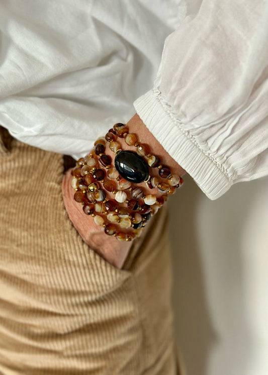 Manchette Auguste en perles 6mm agate bleu et dorée