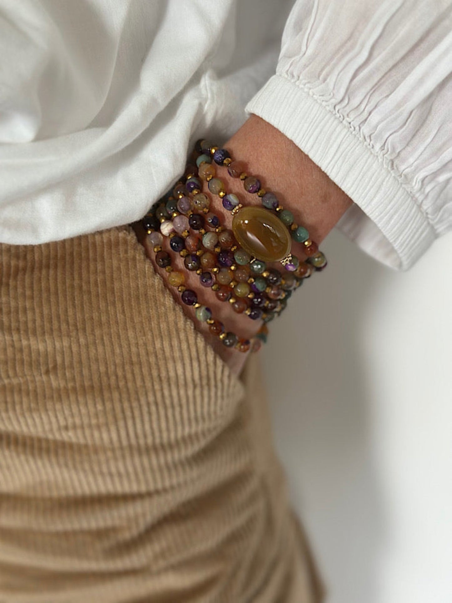 Manchette Gaspard en perles 6mm agate vert et dorée