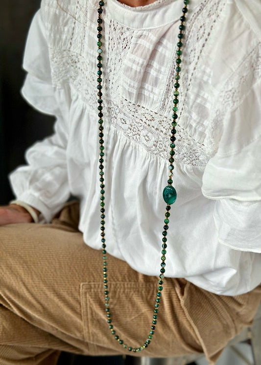 Sautoir Octave en perles 6mm agate marron et dorée, modèle raffiné et élégant