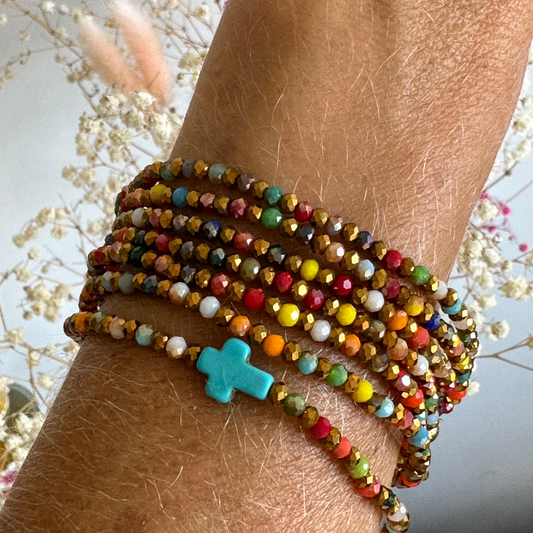 Sautoir Vicky Croix Bleu, bijou fait main en perles de verre multicolores avec touches fluo