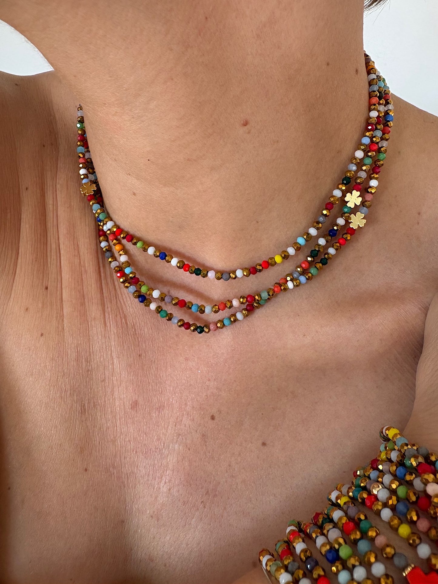 Collier élastique multicolore Pixel porté en ras de cou, bijou modulable FAIS PAS TA STEPH