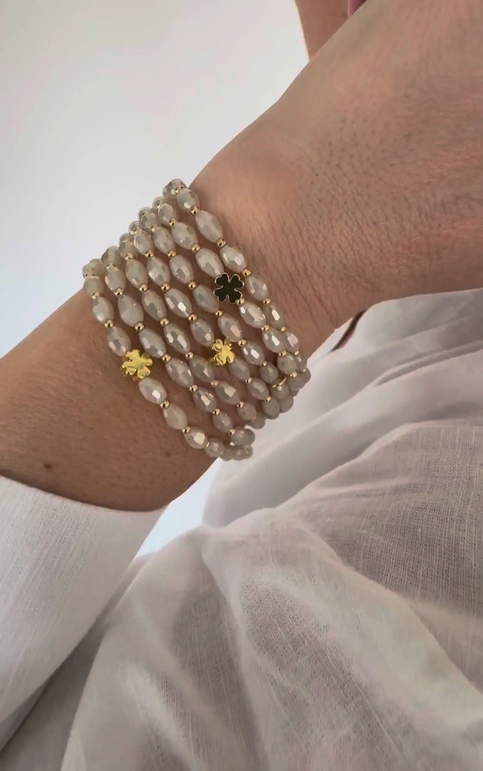 sautoir élastique perles couleur craie et perles dorées porté en bracelet manchette plusieurs tours - FAIS PAS TA STEPH