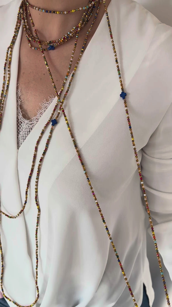 Sautoir multicolore Vicky croix bleue porté en collier long FAIS PAS TA STEPH