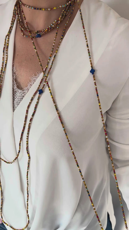 Sautoir multicolore Vicky croix bleue porté en collier long FAIS PAS TA STEPH