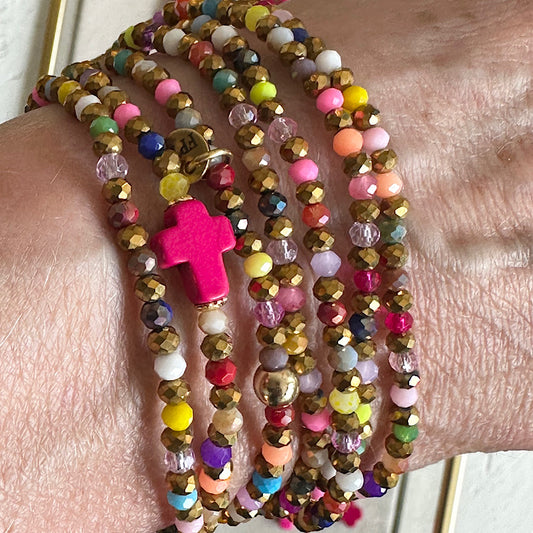 Sautoir Vicky Croix Rose en perles de verre multicolores avec touches fluo